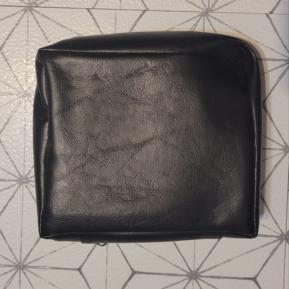 Lexus. First aid kit. Bag with contents. - Picture 11 of 11